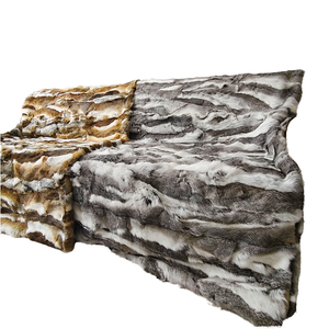 Özel Boyutlu Tavşan Kürkü Battaniyesi, Etik Çekimden Elde Edilen Patchwork Hayvan Derisi, Ev Dekorasyonu ve Konfor İçin Ultra Yumuşak - Product Image 2