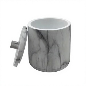 Elegante Juego de Accesorios de Baño con Estampado de Esmalte, Accesorios Decorativos de Lujo para Baño de Casa, Hotel o Resort, con Jabonera y Vaso - Product Image 1