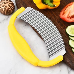 Coupe-pommes multifonction en acier inoxydable avec presse-purée pour une découpe efficace des fruits, légumes et concombres - Product Image 1