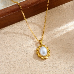 Oval Pearl Necklace Gold Plated Flower Pendant Clavicle Chain For Women Daily Wear Gift Jewelry - Product Image 3