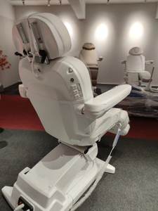 Table de massage électrique Hochey à 4 moteurs avec revêtement en cuir PU, pliable et portable pour salon, spa, usage commercial - Product Image 3