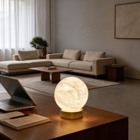 Lampe de table sphérique en marbre avec base cylindrique en laiton brossé, abat-jour en forme de champignon, commande tactile, veilleuse à intensité variable pour chambre et hôtel