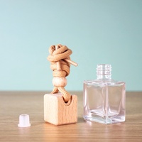 Nouveau couvercle en bois carré 10ml bouteille en verre aromathérapie parfum diffuseur d'huile essentielle Logo personnalisé Auto suspendus ornements décor