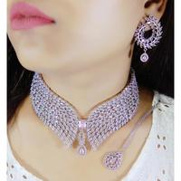Ensemble de bijoux de créateur tendance : Collier et boucles d'oreilles coupe étoile, Maang Tikka, en laiton de luxe de haute qualité, plaqué or, pour mariage, fiançailles et soirées
