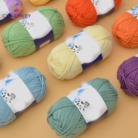 Offre Spéciale 100% acrylique en gros tricot à la main 5ply gros fil de coton de lait pour le crochet