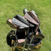 Ensemble de fers de golf forgés pour droitiers avec logo personnalisé, tête usinée CNC et poignée en caoutchouc