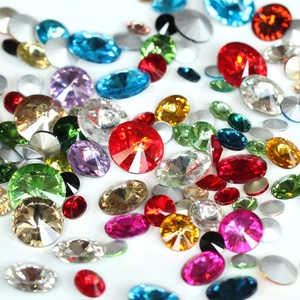 Strass en verre en gros sur mesure Oleeya Factory, pierres précieuses en verre Rivoli à dos pointu en vrac pour vêtements - Product Image 2