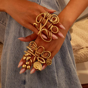 Bagues Statement Personnalisées en Acier Inoxydable Plaqué Or PVD, Anti-ternissement, Style Punk Artistique Irrégulier et Ligné, pour Femme - Product Image 1