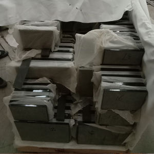 Losas de Granito Negro Absoluto de Mozambique, Pulido Goldtop, Moderno, Ecológico y Duradero, para Encimeras de Cocina, Tocadores y Chimeneas - Product Image 3