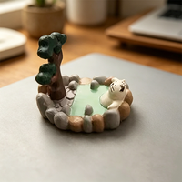 Großhandel Kawaii Tier-Fee-Liebe Pyramiden-Handyständer aus Harz, Onsen-Katze Desktop-Zubehör, Heimtisch-Dekoration, Geschenke