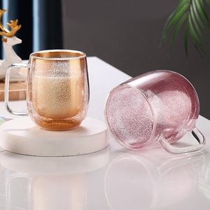 Vaso de té de doble pared soplado a mano de vidrio de borosilicato alto, taza de café, leche o agua de doble capa con asa y efecto arena movediza de colores. - Product Image 5