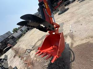Kubota KX185,KX155,KX163,KX165 <b>small</b> excavators,with capacities of8.5tons,5.5tons,6tons and6.5tons,are usedforgardenmaintenance. - Product Image 6