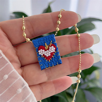 Collier avec pendentif en forme de cœur en cuivre plaqué or 18 carats, chaîne en tissu perlée faite à la main, bijoux vintage décontractés, cadeau