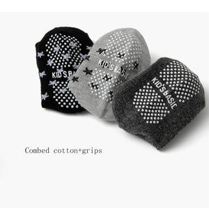 Usine bas quantité minimale de commande couleur et <span class=keywords><strong>taille</strong></span> personnalisées hiver épais bébé intérieur anti-dérapant mignon marche chaussettes de sol avec des prix bon marché - Product Image 1
