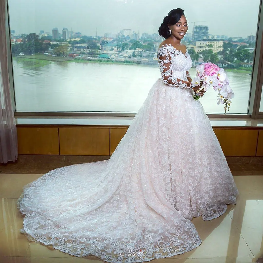 2023 New African Plus size Arabic Lace Beaded Ball Gown Sheer Neck Long Sleeves Vintage Sexy Wedding gowns MWA505