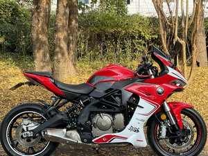 Moto ad Alte Prestazioni QJ Motor SRK600 <span class=keywords><strong>RR</strong></span> 2021 (QJ600GS-3D): Motore a 4 Cilindri in Linea, Cambio Rapido per Guida Sportiva - Product Image 3
