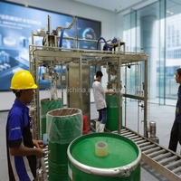 Automatische industriële productielijn voor het pasteuriseren en verwerken van verse mango's tot sap en pulp, met een capaciteit van 3-8T/uur en uitgevoerd in roestvrij staal.