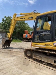 Excavadora Usada Komatsu PC120-6 de 12 Toneladas, Excavadora Hidráulica de Orugas de Segunda Mano, PC200 PC55 PC60 PC240 PC78 de Alta Calidad - Product Image 3
