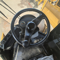 Rouleau compresseur vibrant à tambour unique Caterpillar CS683E d'occasion de 14 tonnes, modèle 2018, moteur 110 kW, force de compression 15 KN, pente de 20 %