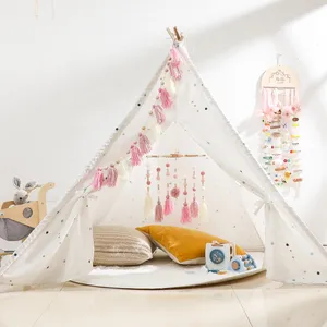 Jouets suspendus à glands Boho décor de pépinière bois bébé Mobile feutre pour chambre de bébé