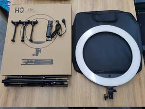 Anneau lumineux LED HQ-21N de grande taille Supports de téléphone Anneau lumineux de 21 pouces <span class=keywords><strong>avec</strong></span> trépied pliant - Product Image 4