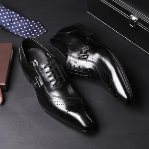 Zapatos formales de hombre modernos hechos a mano, de cuero genuino, para fiestas formales, bodas y uso empresarial. - Product Image 2