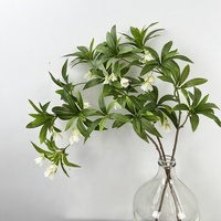 Vente en gros de feuilles de ficus artificielles, tige de branche d'arbre avec fleurs blanches et roses, plante verte pour la décoration de mariage, de maison et de fête
