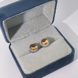 Pendientes de Botón Clásicos de Latón Chapado en Oro con Cuatro Puntas de Tianyu Gems para Mujer con Circonita Naranja de Corte Brillante Redondo - Product Image 3