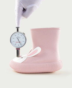 Stivali da pioggia per bambini stivali da pioggia per bambini nuovi simpatici cartoni animati <span class=keywords><strong>scarpe</strong></span> da pioggia impermeabili per ragazzi e ragazze <span class=keywords><strong>scarpe</strong></span> in gomma antiscivolo - Product Image 6