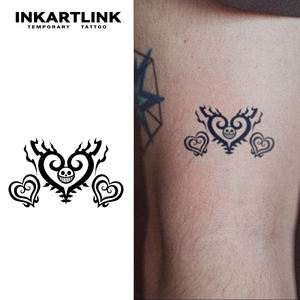 <span class=keywords><strong>Tatuaggi</strong></span> Temporanei <span class=keywords><strong>Anime</strong></span> a Forma di Cuore, Lunga Durata 15 Giorni, Impermeabili, Adesivi per <span class=keywords><strong>Tatuaggi</strong></span> Naturali a Base di Succo di Frutta, all'Ingrosso per Uomo - Product Image 2