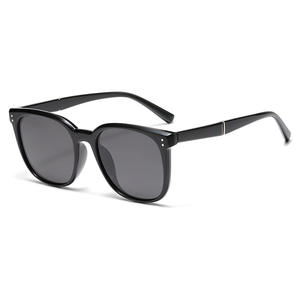 Gafas de sol polarizadas con montura cuadrada Gm para hombre, montura negra de PC, lentes TAC con protección UV400, gafas de sol para exteriores. - Product Image 1