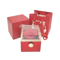 Collier gravé de roses éternelles rotatives coffret cadeau de fête des mères de la Saint-Valentin Collier de cœurs à emboîtement gravés Eternal The Rose Box