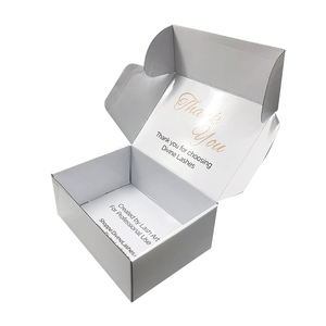 免费设计定制徽标环保UV白色瓦楞纸邮寄包装盒用于睫毛条 - Product Image 3