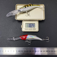 Nouvelle leurre flottante Mino pour eau douce, 85mm/18.2g, avec une longue queue relevée et une bande blanche, couleur 9195.