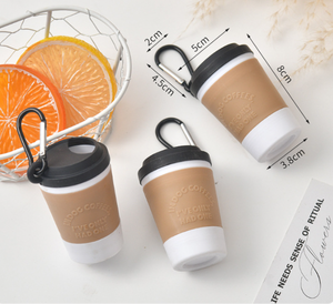Dispensador de Bolsas para Excrementos de Perro en Estilo de Taza de Café con Mosquetón Portátil para Colgar en Collar, Correa o Cinturón - Product Image 5