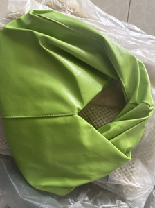 Sac à main en cuir vegan pour femme, durable, portable, plissé, en forme de croissant, avec détail noué, pour un usage quotidien - Product Image 6