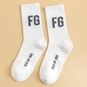 Calcetines de hombre <span class=keywords><strong>Vlone</strong></span> European and American Street Skateboard Orange Big V Tide Brand Ins Cotton Women Medias Pareja - Product Image 3