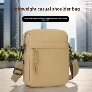 Sacs bandoulière messager tendance en gros pour hommes et femmes, usage quotidien, fermeture éclair, style sling noir - Product Image 2