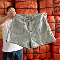 Meilleures ventes : Balles de 19 kg et 100 kg de vêtements d'occasion, couleurs mélangées, incluant des shorts en jean de créateurs usagés