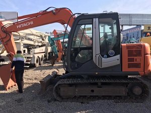 Excavatrice d'occasion de bonne qualité à bas prix, Hitachi ZX70 en bon état à vendre - Product Image 3