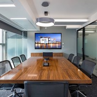 Tableau de conférence interactif tout-en-un à écran tactile 4K UHD double système d'exploitation Android Windows pour salle de réunion de bureau