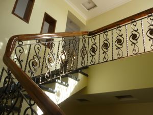 Escalera Moderna de Hierro Fabricada con Acero Sólido de 14x14 mm y Tres Años de Garantía, Alta Calidad - Product Image 4