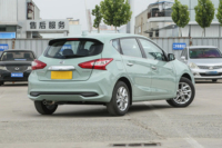 Paiement anticipé Auto 5 portes 5 places SUV compact essence Dongfeng Nissan Tiida économie de coûts 57L 183kmh haute vitesse 2.0L 151Ps L4