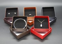 Boîte cadeau en carton rose avec logo personnalisé, insert en velours de luxe, pour boucles d'oreilles, bagues, colliers, bracelets, emballages de bijoux