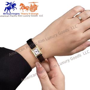 Montre vintage carrée dorée à quartz avec bracelet en cuir noir pour femme, cadran classique à chiffres romains - Product Image 4