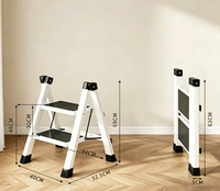 Échelles combinées compactes pliables en aluminium à 4 marches, échelle domestique au design moderne, portable pour salon, capacité de charge de 150 kg