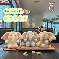 Porte-clés en peluche éléphant de Noël personnalisé, mini animal en peluche mignon et adorable, breloque de sac, pendentif, avec écharpe et chapeau