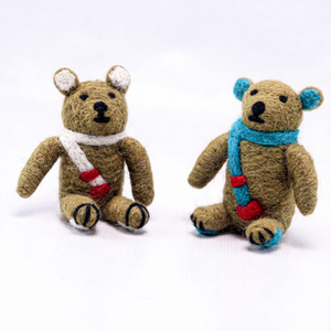 Oso de Fieltro de Lana Merino Único, Hecho a Mano, Educativo, Colores Personalizados, Decoración Navideña, Caja de Regalo - Product Image 1