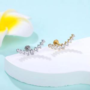 Bijoux de corps en titane de qualité professionnelle ASTM F136 plaqué PVD <span class=keywords><strong>surface</strong></span> polie zircone cubique pour Lobe d'oreille nez lèvre <span class=keywords><strong>Piercing</strong></span> - Product Image 2