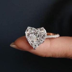 ロマンチックなハートカットラボが女性のためのダイヤモンド18Kホワイトゴールドダイヤモンドリングを作成 - Product Image 1